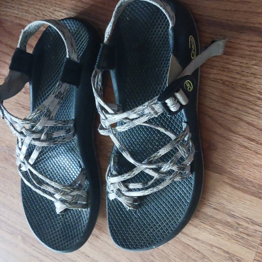 Shoes - Picture 2 of 4